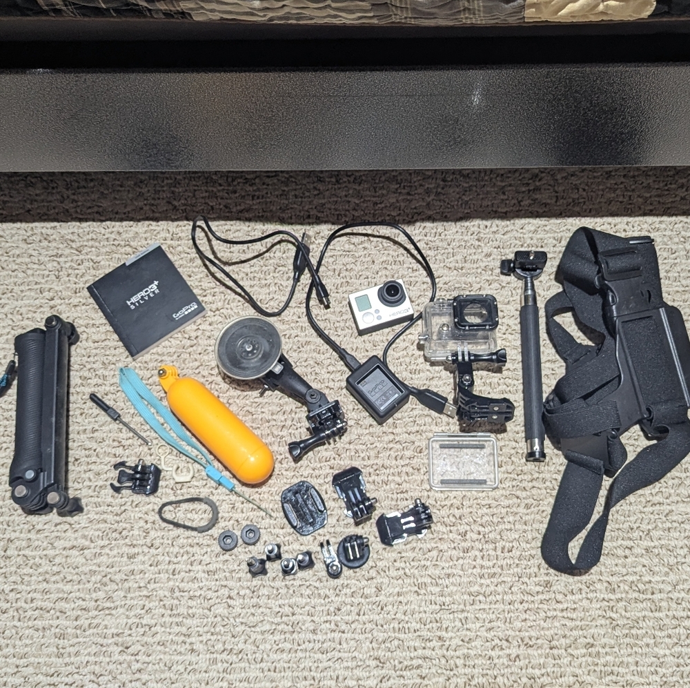 GoPro Hero 3+ Kit - Picture 2 of 8